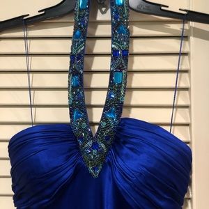 Gorgeous show stopping tea length or midi.